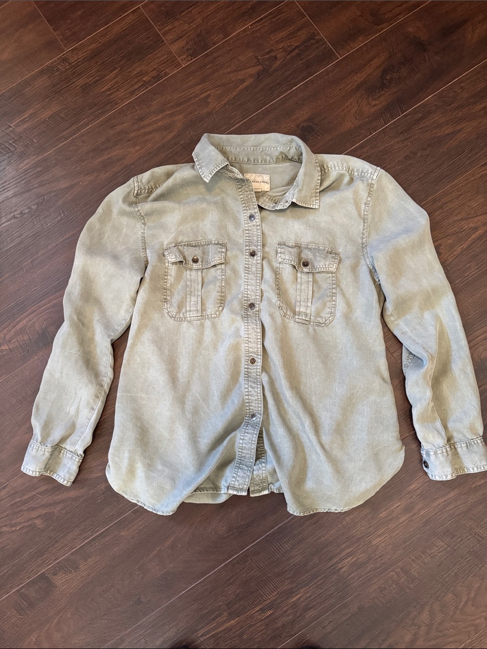 American Eagle Button Up Shirt